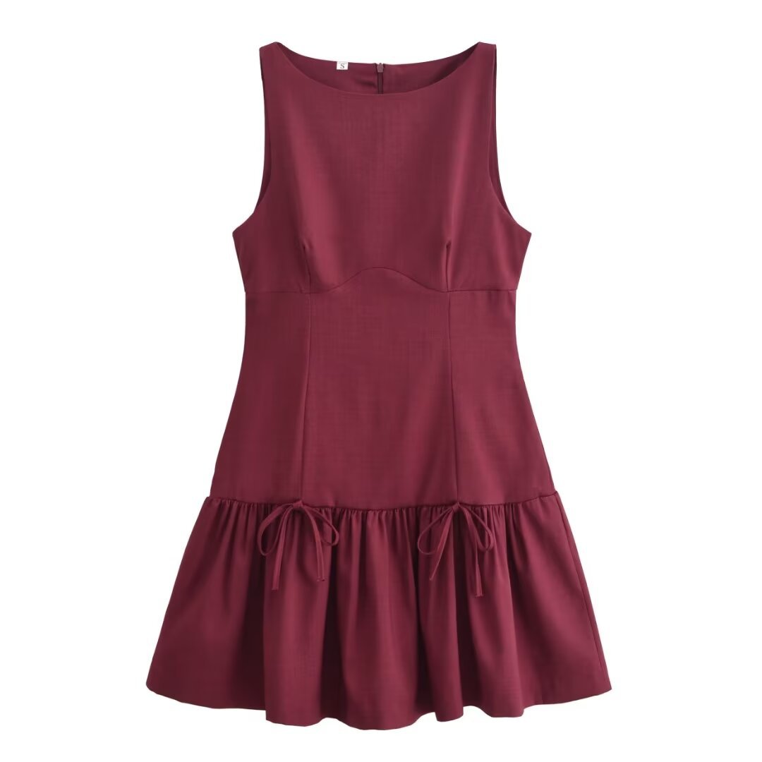 Elegant Sleeveless Pleated Mini Dress with Princess Line