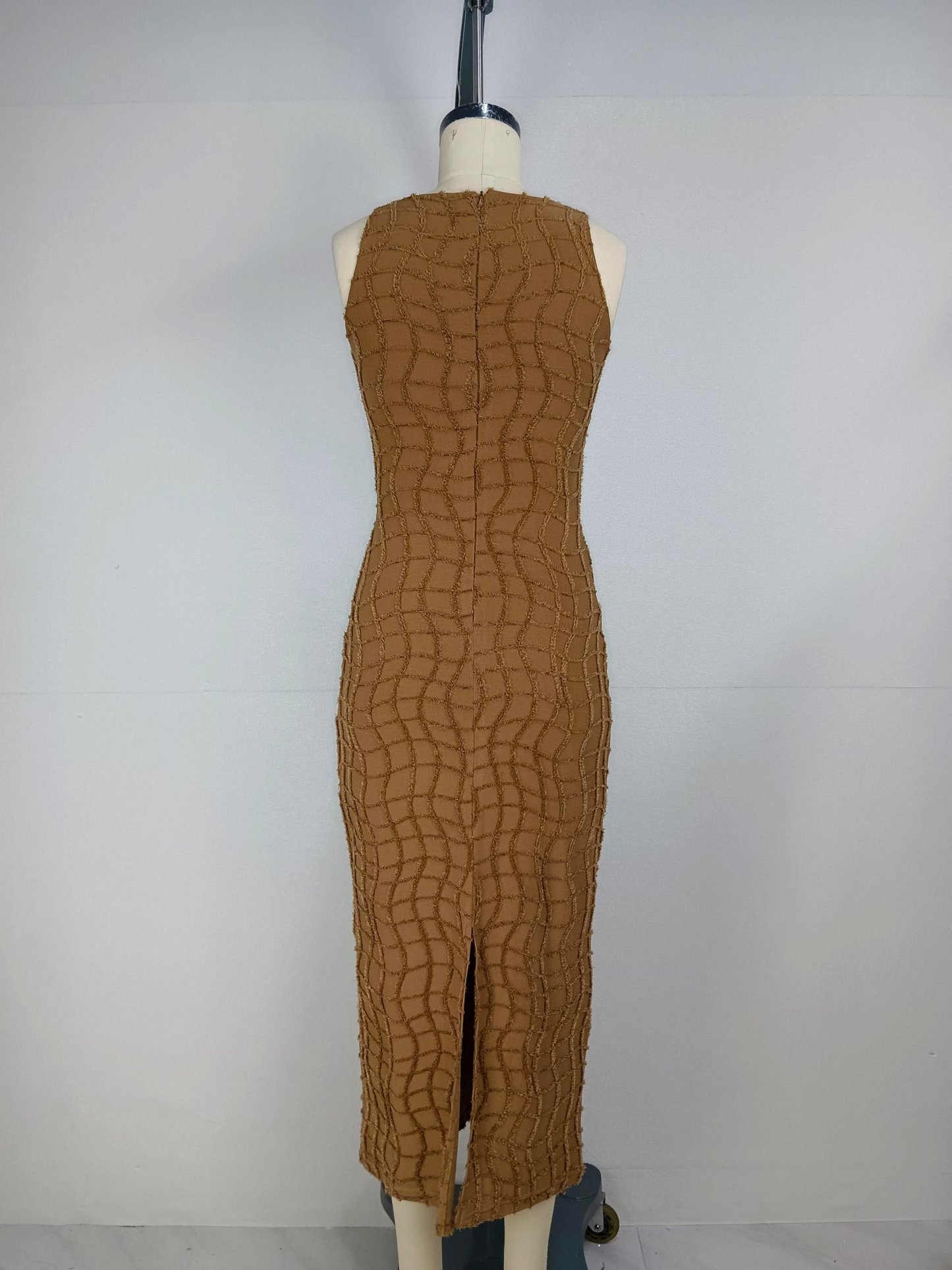 New round neck shoulder cutting slim fit with slimming temperament and waist cinching dress