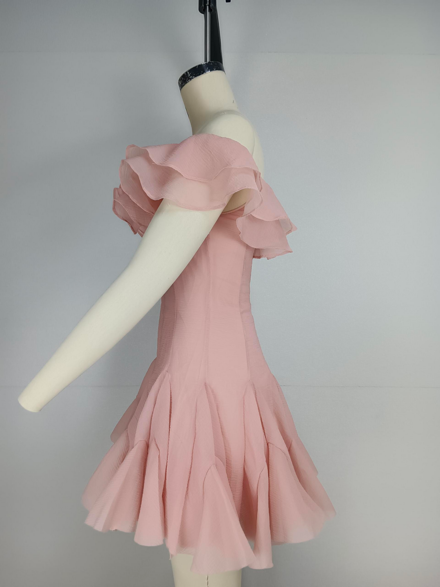 Lotus leaf edge petal one line collar cinched waist slimming A-line dress