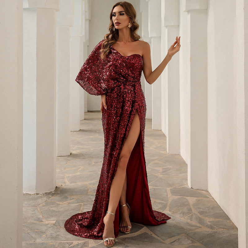 Noble luxurious red floor-length dress