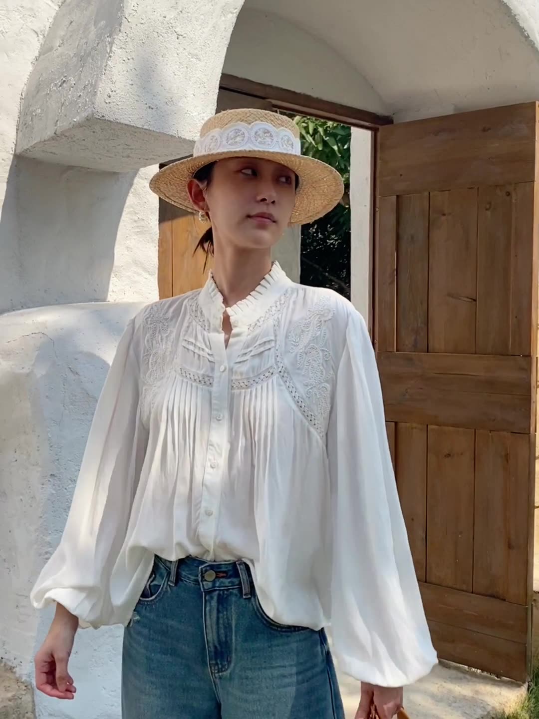 Lantern Sleeves Ebroidery Loose Fit shirt