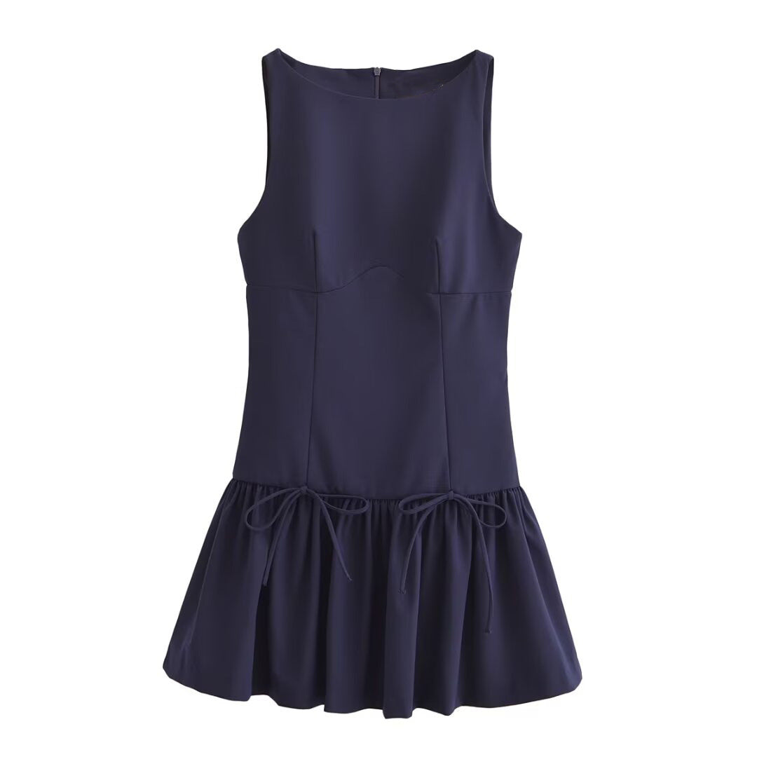 Elegant Sleeveless Pleated Mini Dress with Princess Line