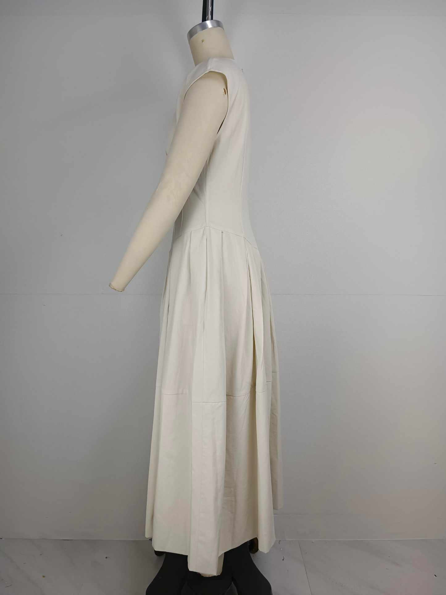 Summer daily casual round neck slim fit dress with a slimming temperament long dresses