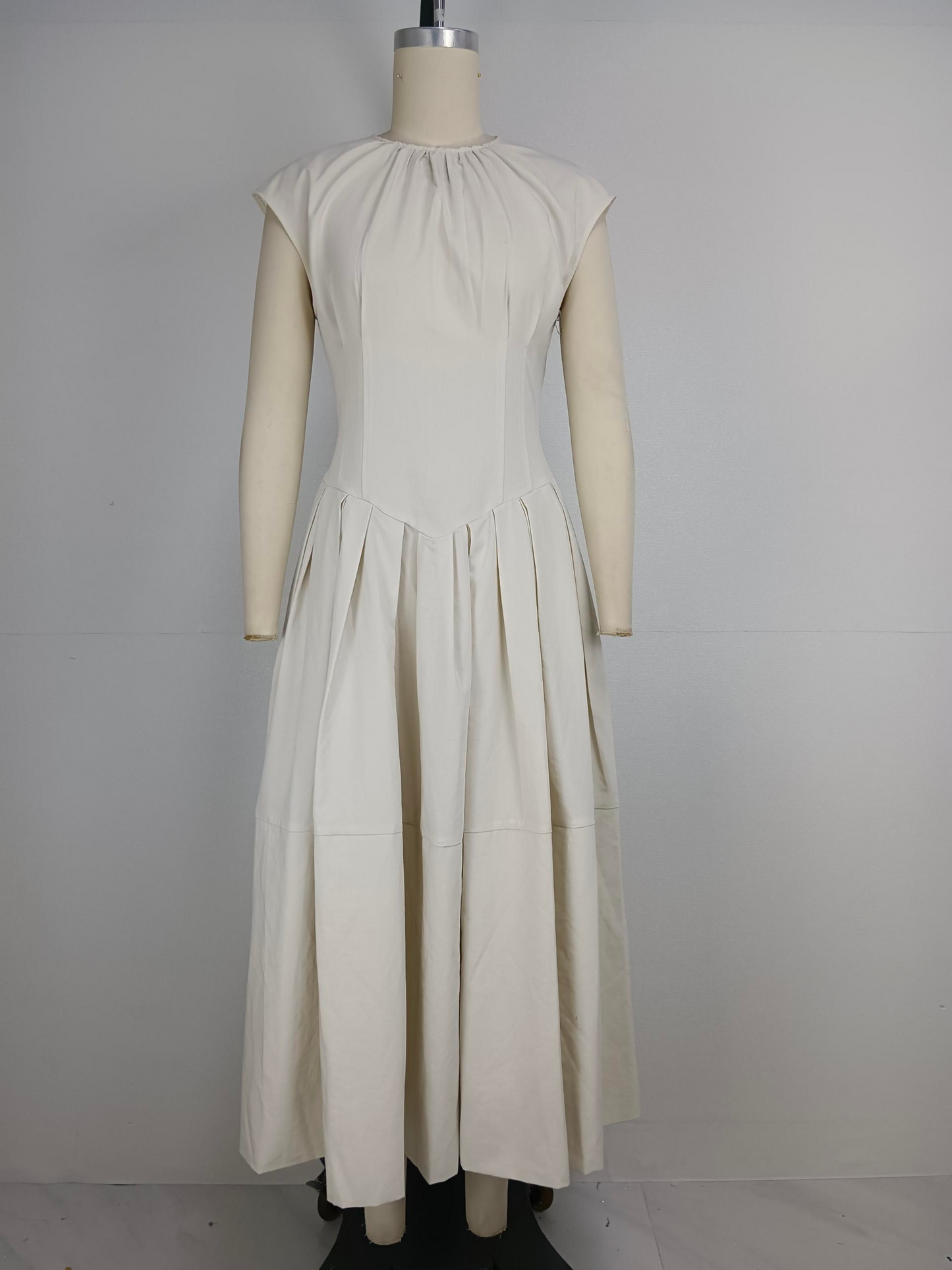 Summer daily casual round neck slim fit dress with a slimming temperament long dresses