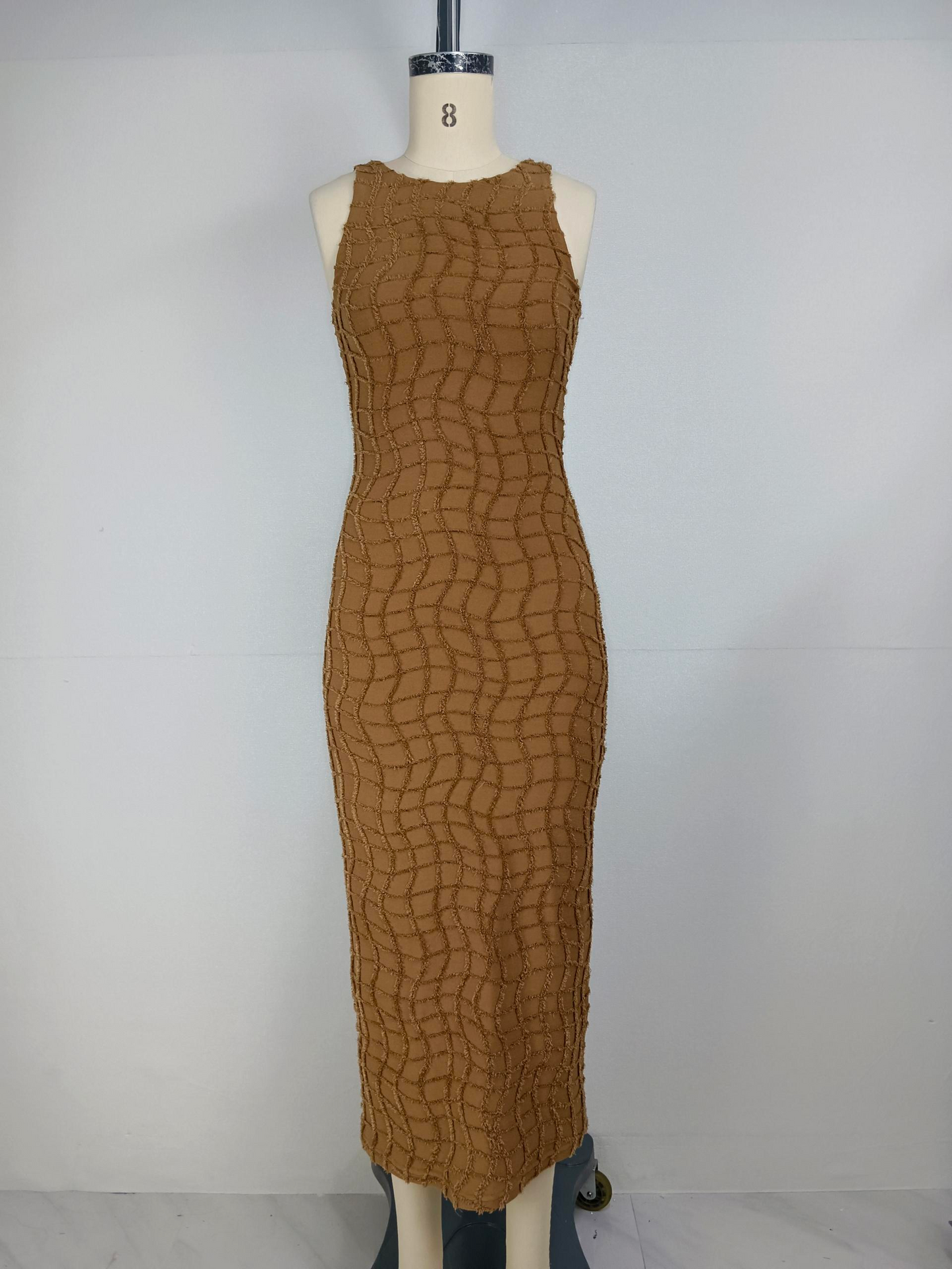 New round neck shoulder cutting slim fit with slimming temperament and waist cinching dress